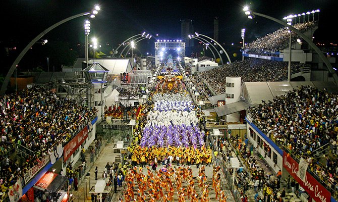 carnaval sp van