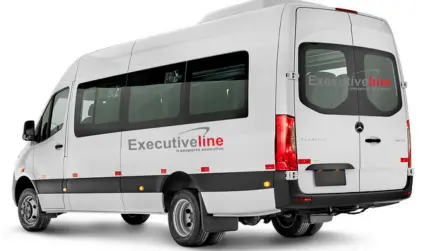 Imagem de uma van modelos Sprinter da Mercedes benz na cor branca . Imagem refere-se ao texto no blog informando sobre preço do aluguel de van