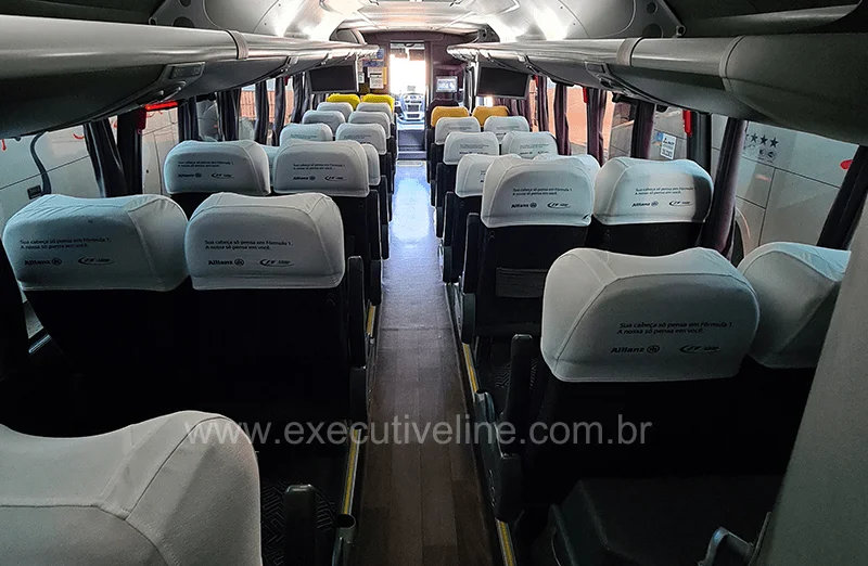 micro-ônibus executivo interior do veículo