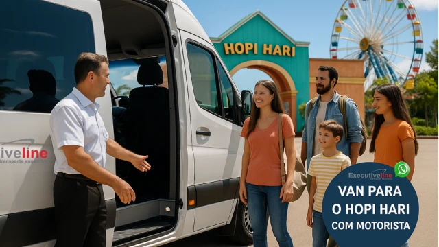 Van executiva com motorista e família embarcando, transporte para o Hopi Hari
